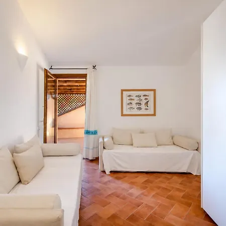Sea View Within Walking Distance Of The בית נופש